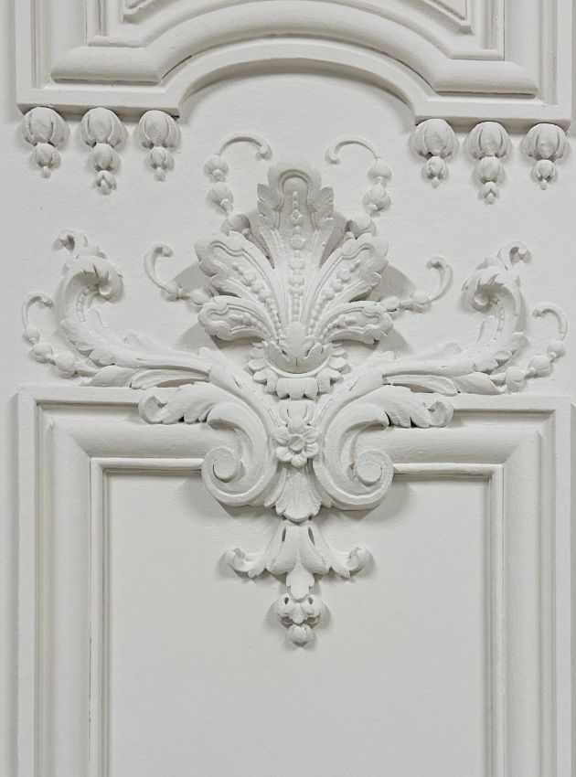 Boiserie avant reparure et dorure