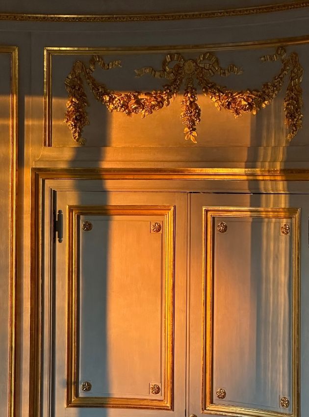 Création de boiserie dorée, propriété privée