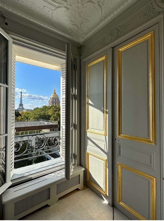 Boiserie dorée, propriété privée